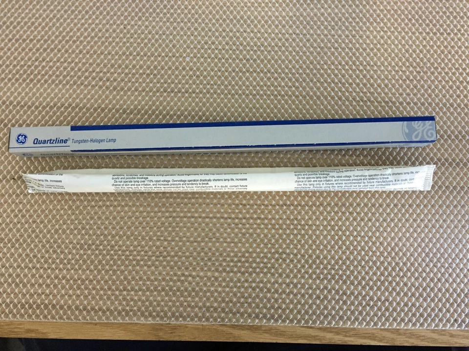 GE Q1500T3/CL 1500W 240 VOLT REPLACEMENT BULB.. BRAND NEW - Image 1 of 1