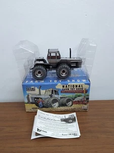 1/32 Ertl White 4-210 Field Boss Tractor Farm Show 2013 - Picture 1 of 2