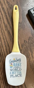"Grandmas Bake the world a  better place" Silicone Spatula - Picture 1 of 2