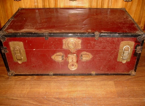 Vintage Maroon Red and Black Steamer Trunk 31x17x12 No Tray Cover