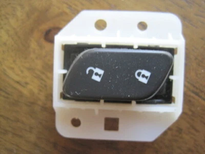 20956939 门锁开关 右握 前 2010-17 雪佛兰 Equinox 2012-16 别克 Verano — 第 1/3 张图片