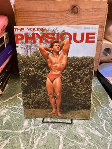YOUNG PHYSIQUE Oct 1962 queer physique beefcake men - Imagen 1 de 1