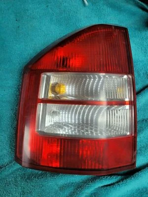 Luz trasera lateral del conductor Jeep Compass 2007 2008 2009 2010 OEM D243002 Foto 1 de 2