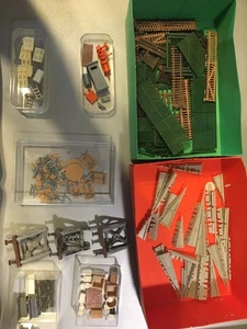 Gebrauchte Ausschmückteile für die Modelleisenbahn in HO Zusammenstellung 1. - Bild 1 von 6