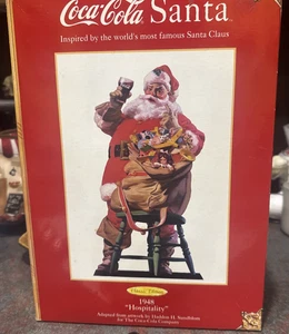 Coca-Cola 1948 Hospitality Santa Puppe Mattel 23288 - Bild 1 von 6
