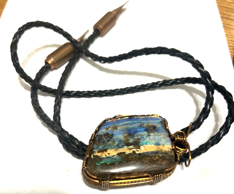 Arte rupestre unisex Bolo de ópalo y cobre de roca Foto 1 de 4