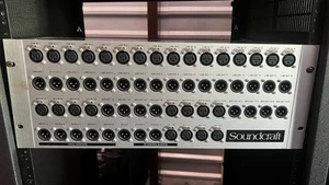 Soundcraft io Breakout Box PER Mixer SERIE VI - Foto 1 di 6