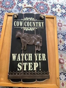 VINTAGE WOOD HANGING COW COUNTRY SIGN - Picture 1 of 6