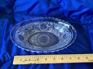 Vintage Tiara Clear Sandwich Glass 8.5"L x 5.75"W x 2"H Oval Dish - Pre-owned - Picture 1 of 9