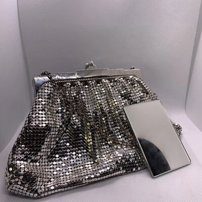 Whiting & Davis Silver Metal Mesh Bag Clutch Ivory Satin with pocket & mirror - Изображение 1 из 4