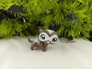 Littlest Pet Shop Dark Brown Ferret #1054 Cream Mask and Accents Blue Eyes - Picture 1 of 3