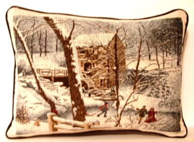 Invierno - Molino de Gris, Estanque Congelado, Patinadores, Por Glyndia Turley, Almohada de Tapiz Nuevo Foto 1 de 4