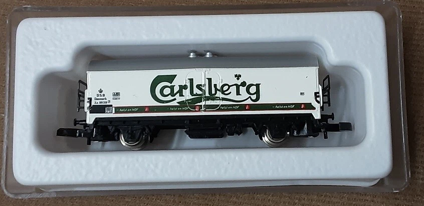 Marklin Z Scale Carlsberg Beer Reefer # 8608 - Image 1 of 1