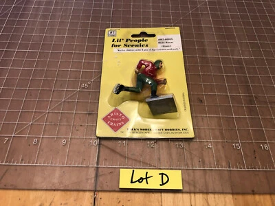 G Scale 1 Gauge Aristo-Craft Train Layout Figure Male Speed Skater HANS Lot D - Image 1 of 4