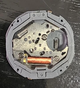 Miyota 6P77 quartz movement watch not tested for parts / restore AS-IS - Picture 1 of 2