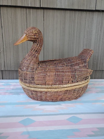 Lidded Vintage Wicker Duck goose Basket Woven Rattan Wood Home Decor lid Cover