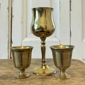 Copas de latón vintage 3 piezas como se encuentran - Imagen 1 de 6