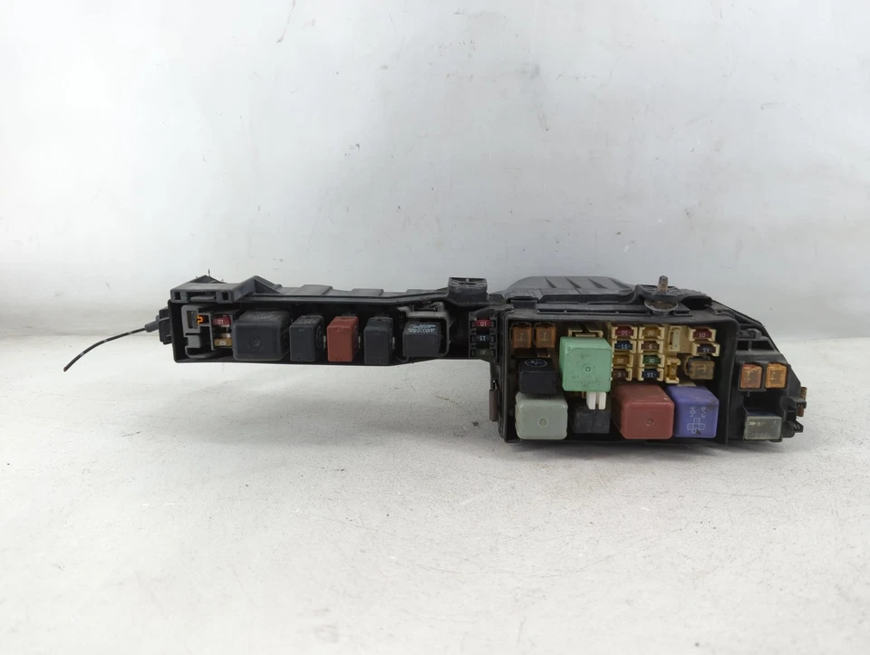1999-2003 Toyota Solara Fusebox Fuse Box Relay Module LKH7F - Image 1 of 4