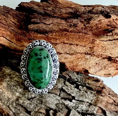 Size 8.5 Ruby Zoisite Gemstone Ring -925 Sterling Silver plated- New ! — 第 1/4 张图片