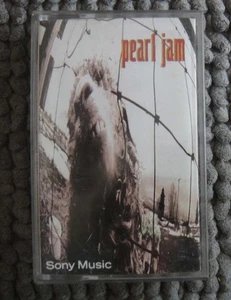 (840) Malaysia Cassette Tape - PEARL JAM Sony Music - Picture 1 of 2