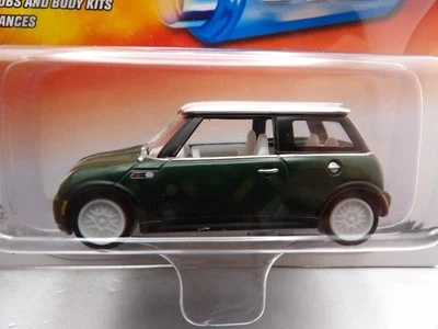 WHITE LIGHTNING MINI COOPER    2003 JOHNNY LIGHTNING IMPORT HEAT   1:64 DIE-CAST - Image 1 of 4
