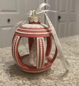 WEDGWOOD ROT & WEISS JASPERWARE WEIHNACHTSBAUMKUGEL AUSGESCHNITTEN ORNAMENT - Bild 1 von 6