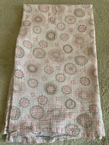 Manta para bebé SwaddleMe blanca marrón rosa círculos geométricos pañales - Imagen 1 de 7