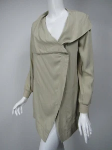 Chaqueta Beige Ligera Asimétrica Inspirada en Motocicletas SUAVE SURROUNDINGS Pequeña S PS - Imagen 1 de 3