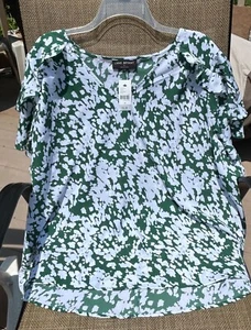 NWT Lane Bryant Top Plus Size 26 Green and white Flutter blouse Sleeve Flowy - Picture 1 of 10