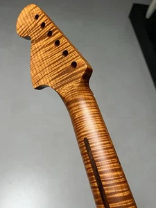Knochenmutter Edelstahl 22 Bund geröstet Flamme Ahorn Satin E-Gitarrenhals - Bild 1 von 17