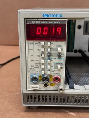 Tektronix DM 501A Digital Multimeter (HAUPTRAHMEN NICHT ENTHALTEN) - Bild 1 von 3