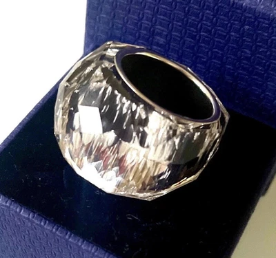 NUEVO CON ETIQUETAS BRILLANTE CÚPULA GRANDE Nirvana 58 PLATEADO DECLARACIÓN ANILLO DE DISEÑADOR por Swarovski Foto 1 de 4