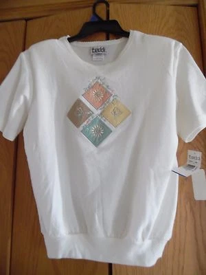 NEW Teddi Floral Short Sleeve Embroidered Top Shirt Size Medium - Image 1 of 3