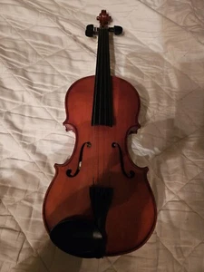 Violin with Case - Picture 1 of 2