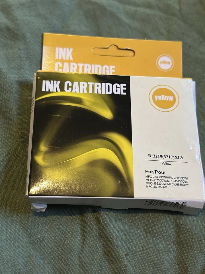 Yellow Compatible Yellow Ink Cartridge For Brother LC3219(3217)XLY  - Image 1 of 1