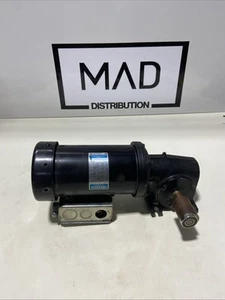 Used Leeson CM38P17FZ20B A.C. Gearmotor M1145041.00 .16HP 5:1 - Picture 1 of 6