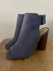 Women's Bootie Navy Open Toe & Heel US Size 7.5 Spring - Picture 1 of 4