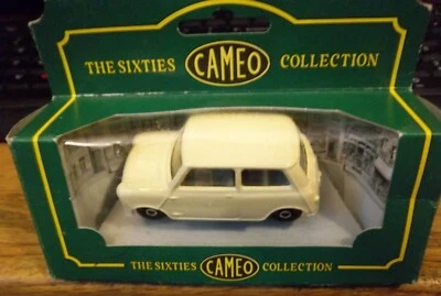 MINI COOPER CAMEO CORGI 60'S COLLECTION CREAM ON GRAY RHD INTERIOR - Image 1 of 4
