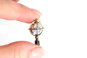 Pendentif globe terrestre ancien en or 18k, charm's globe ancien - Picture 1 of 6