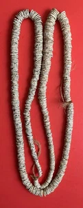 Cuentas Heishi antiguas de comercio africano con cáscara de huevo de avestruz. 54". 600+ cuentas, 5mm a 18mm - Imagen 1 de 10