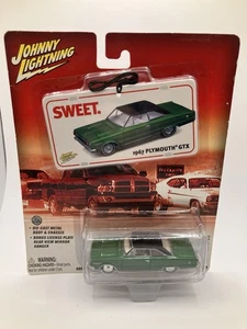 Coche fundido a presión Johnny Lightning 1967 Plymouth GTX verde 2004 - Imagen 1 de 4