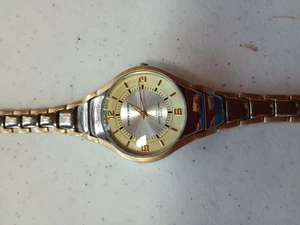 Pierre Cardin Armbanduhr Damen silberfarben goldfarben 1" rundes Zifferblatt Sekundenzeiger  - Bild 1 von 4