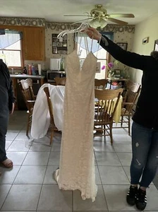 Never Used Maggie Sottero Wedding Dress Size 8 - Picture 1 of 6