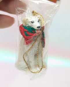 Conversation Concepts Kuvasz perro pequeño miniatura adorno de Navidad - Imagen 1 de 7