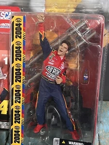 Action Figure McFarlane NASCAR 2004 Jeff Gordon Series 1 Cup Championship Stand - Picture 1 of 5