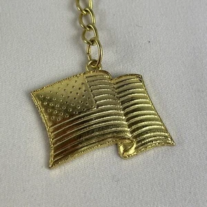 Portachiavi bandiera americana testurizzato tono oro stelle strisce 3” vintage - Foto 1 di 3