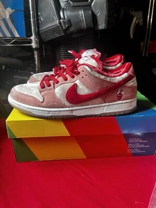 Size 9.5 - Nike Dunk Low SB x StrangeLove Valentines Day - Picture 1 of 8