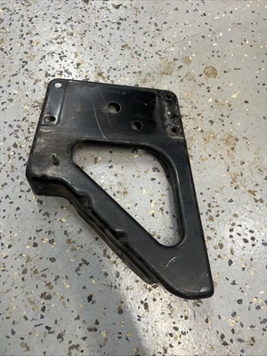 SOPORTE DE BATERÍA CHEVY SUBARBUN Silverado 99-14 *15705101 Foto 1 de 4