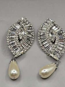 Alessandra Rich Platinum Tone Crystal Embellished Statement Clip Drop Earrings - Picture 1 of 8