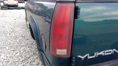 Used Left Tail Light Assembly fits: 1995 Gmc Yukon Left Grade A Foto 1 de 4